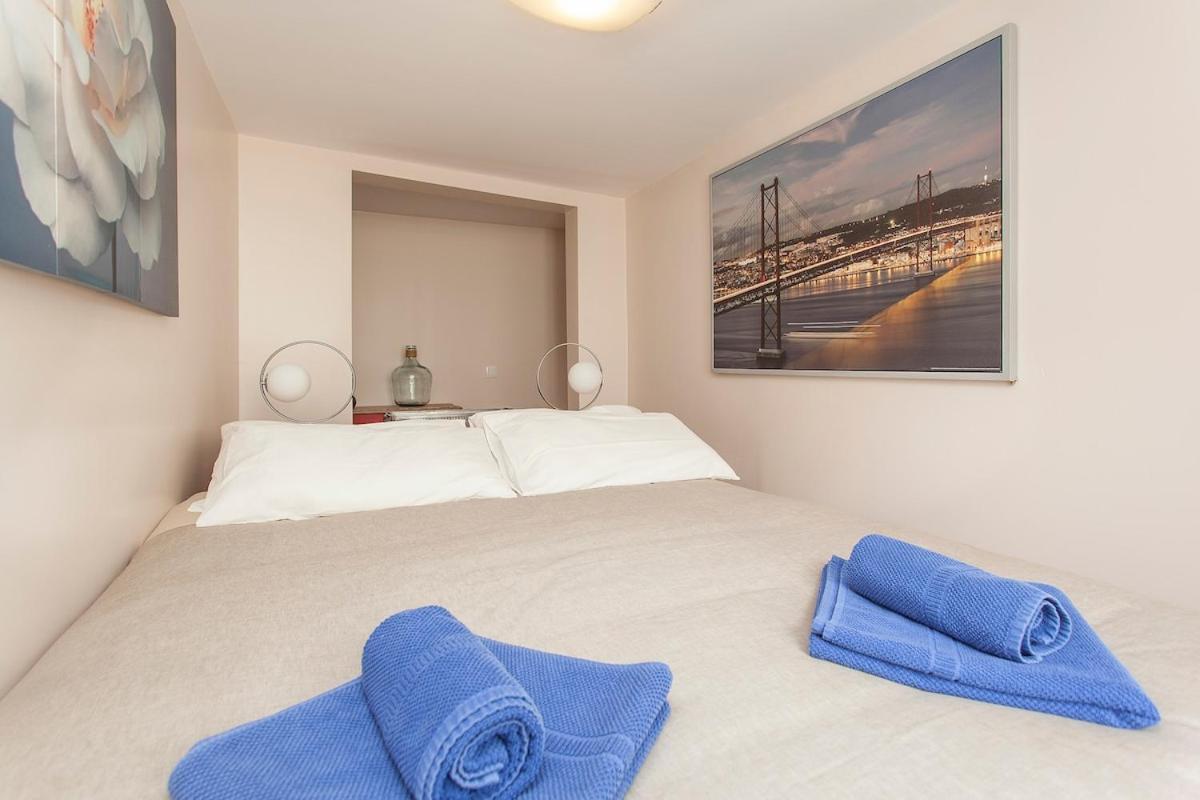 Principe Real 2 Bedrooms 2 Bathrooms, Air-con, Wi-fi, 2nd Floor