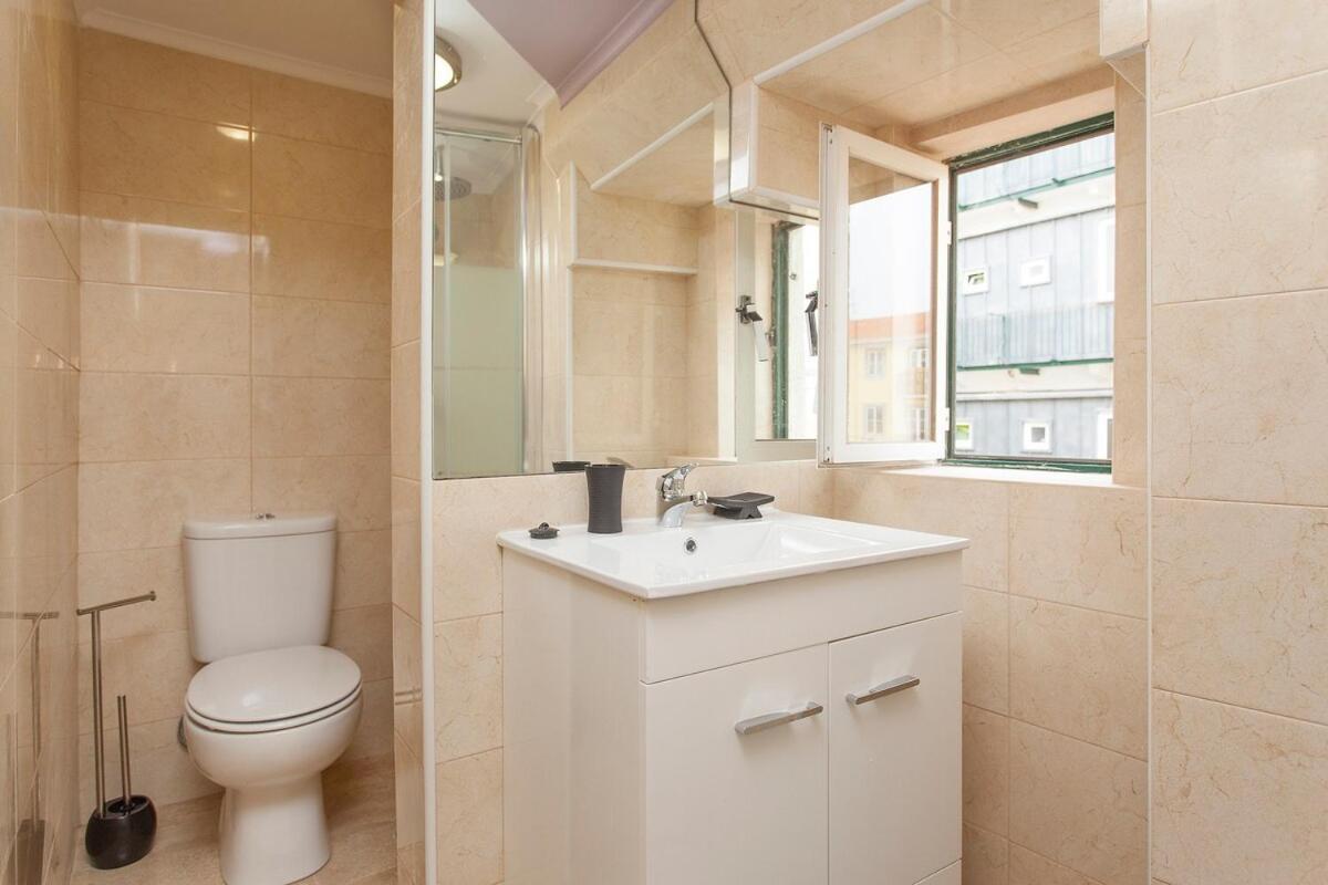 Principe Real 2 Bedrooms 2 Bathrooms, Air-con, Wi-fi, 2nd Floor Apartment