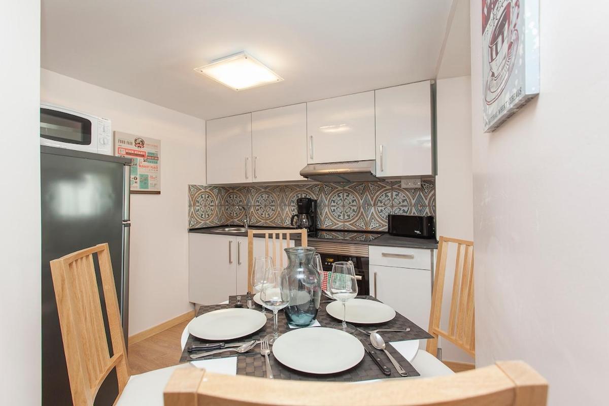 Principe Real 2 Bedrooms 2 Bathrooms, Air-con, Wi-fi, 2nd Floor *