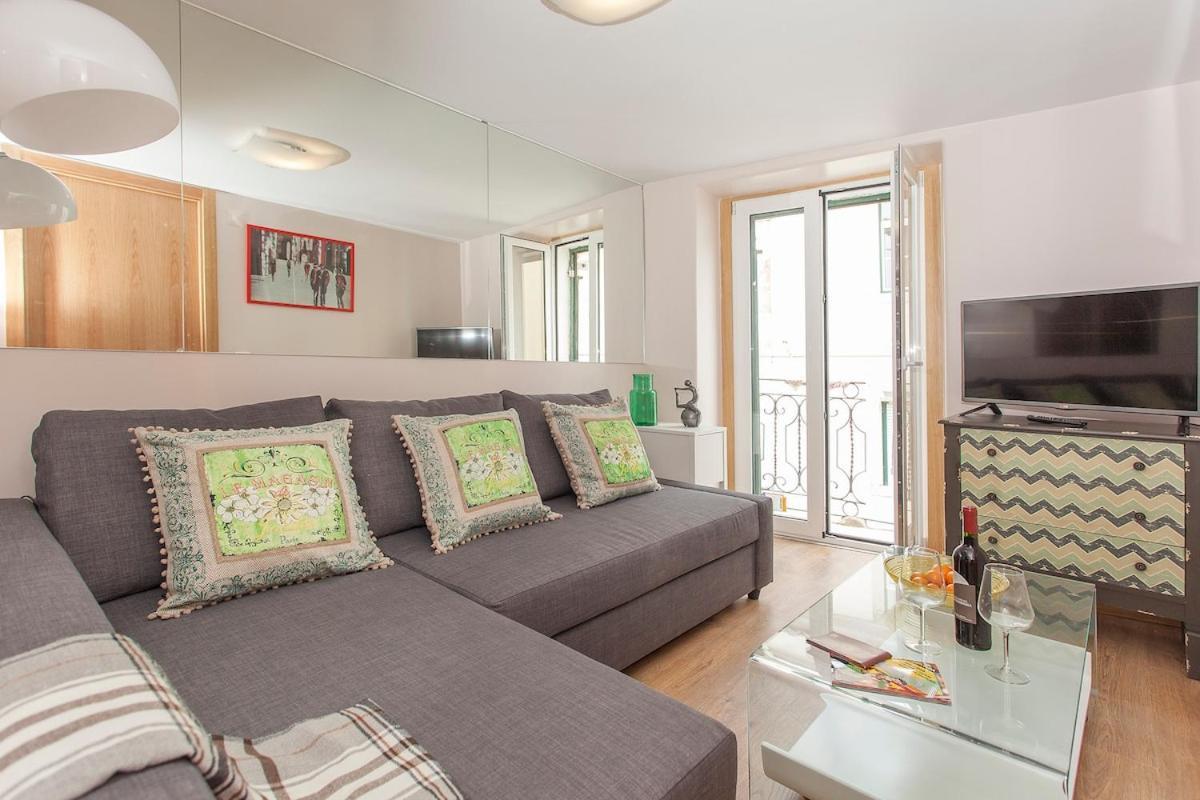 Principe Real 2 Bedrooms 2 Bathrooms, Air-con, Wi-fi, 2nd Floor *